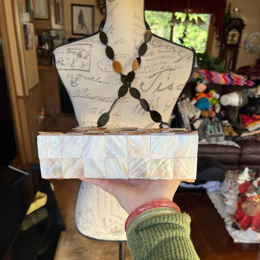 Vintage Mad Bags sea shell π and mother of pearl sewn squares shoulder purse. - Picture 5 of 17